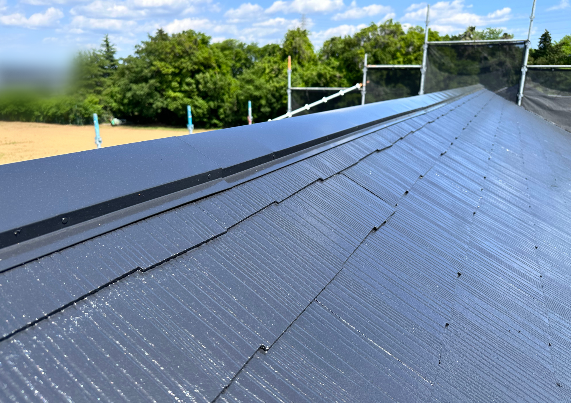 八街市榎戸学園台K様邸　棟板金施工完成