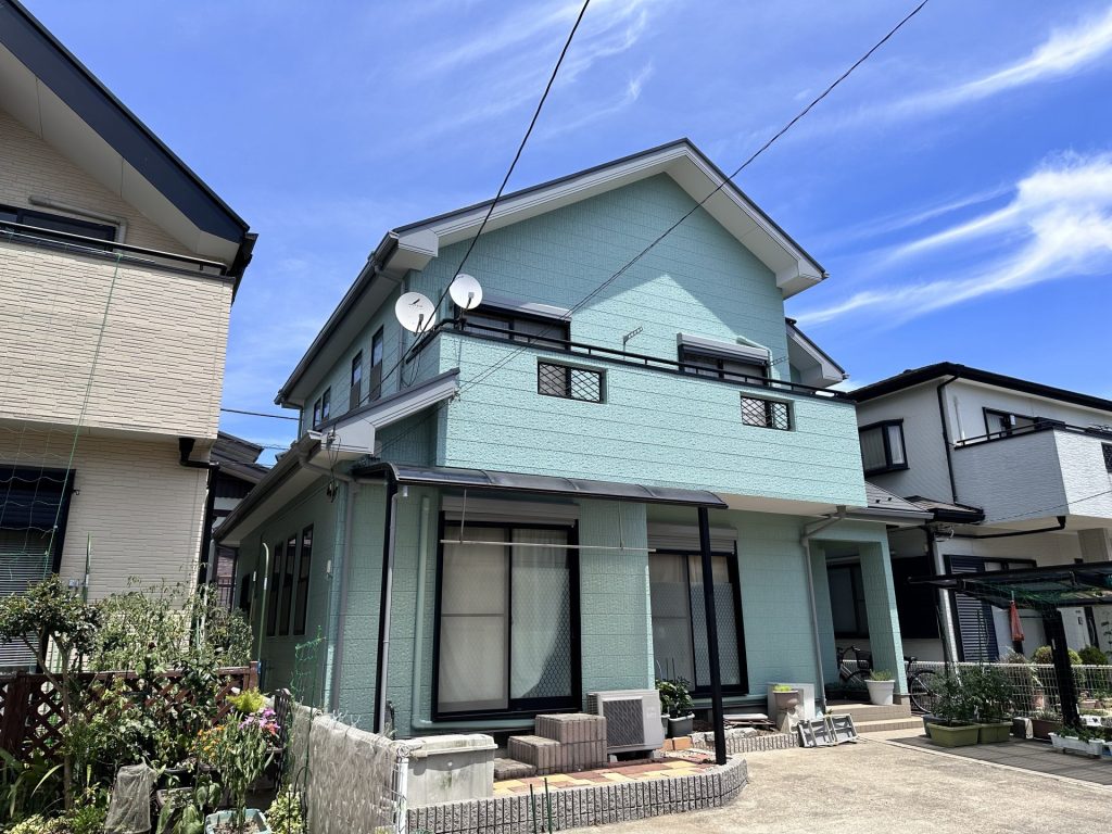 市原市五井　外壁塗装　淡い緑色　上塗り完了