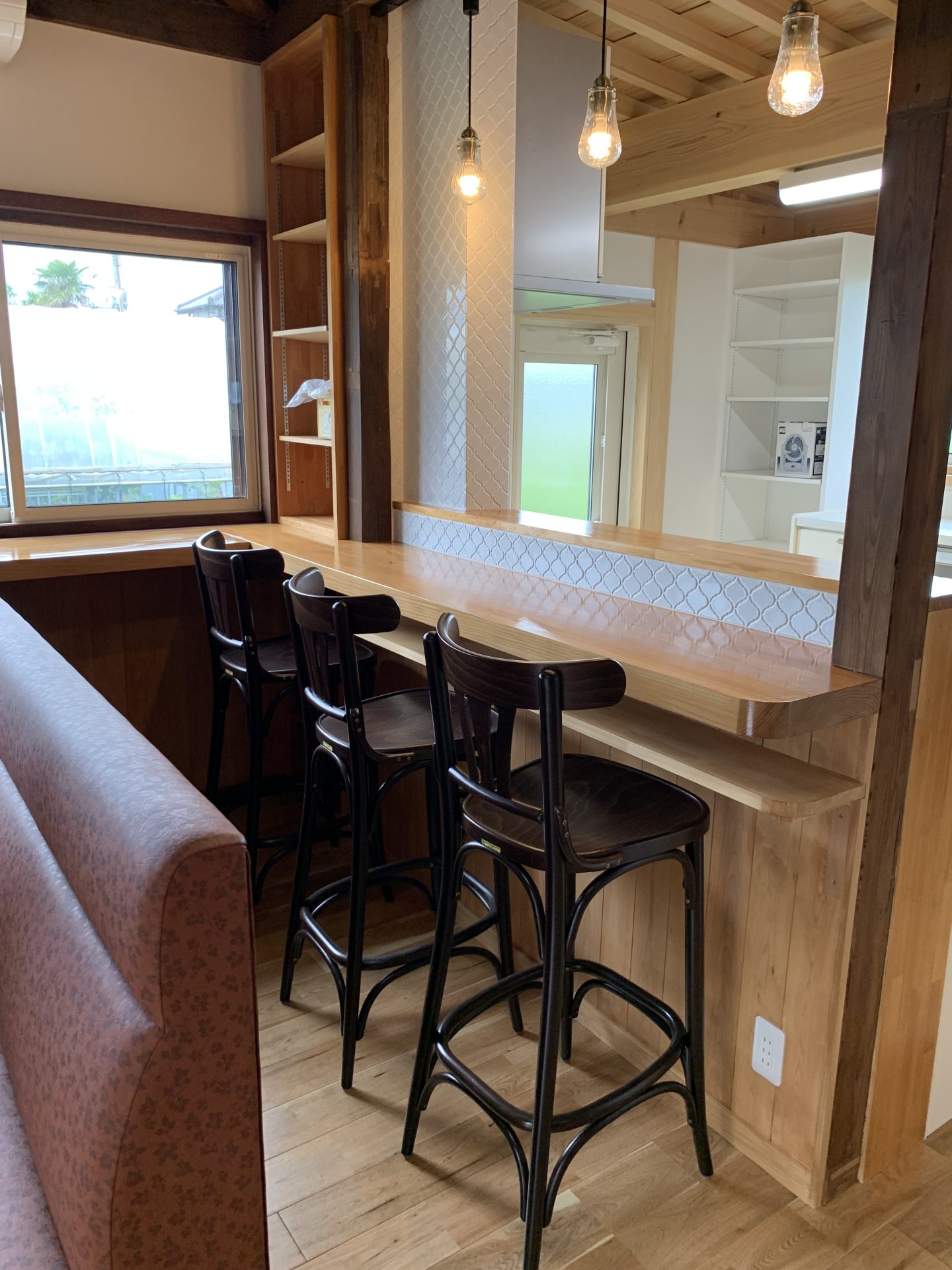 市原市 古民家再生リフォーム 施工後　秋田杉キッチンカウンター