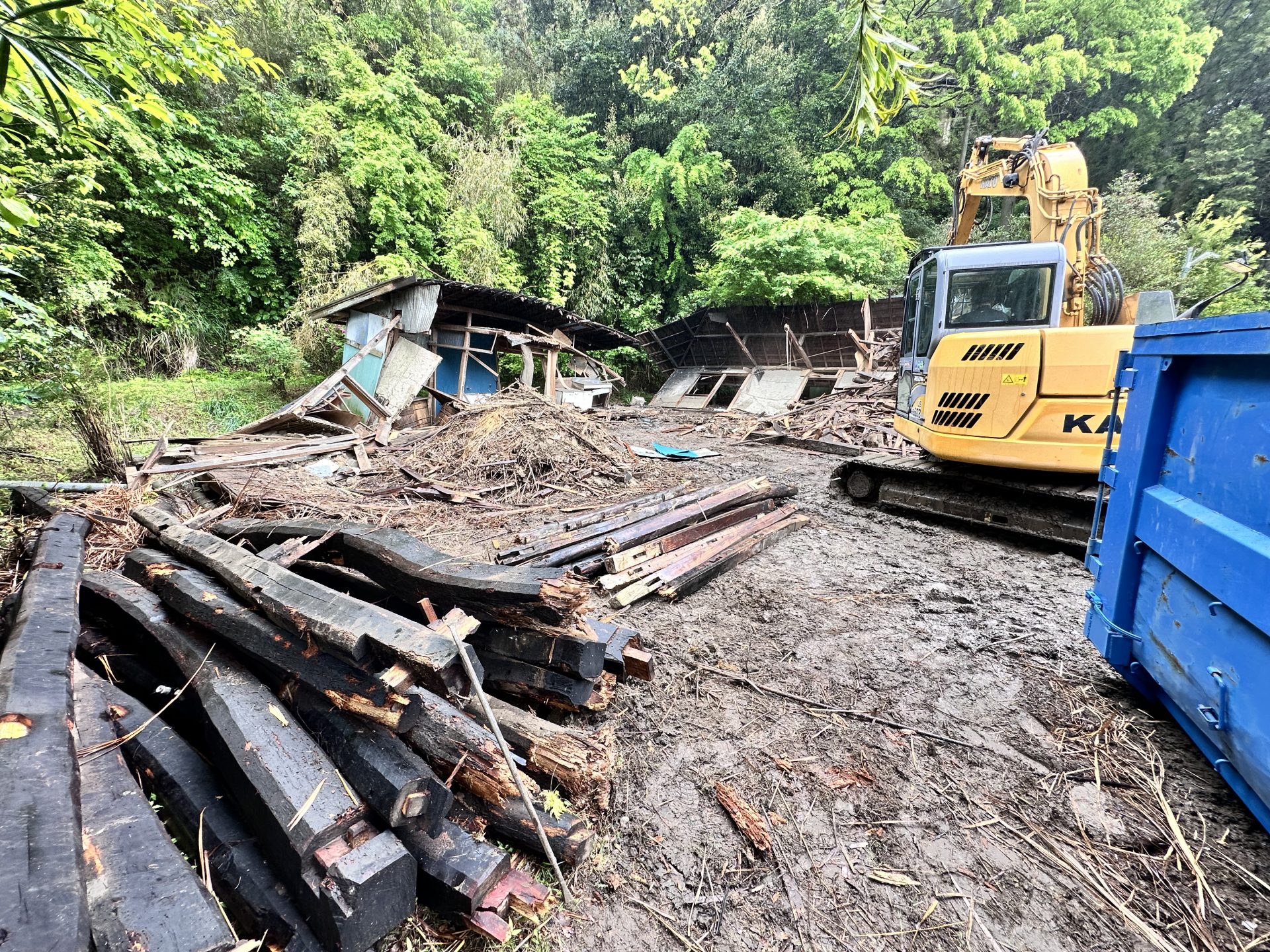 市原市 古民家 解体 施工中　重機作業